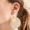 Boucles d'oreille en cuir recyclé doré et métal doré à l'or fin - ultra-légères et élégantes